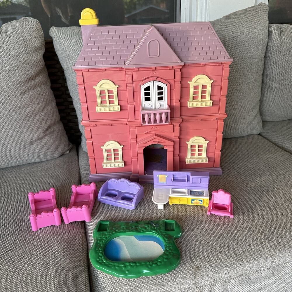 Vintage 1994 Pink Fold‎ Out Dollhouse With Furniture